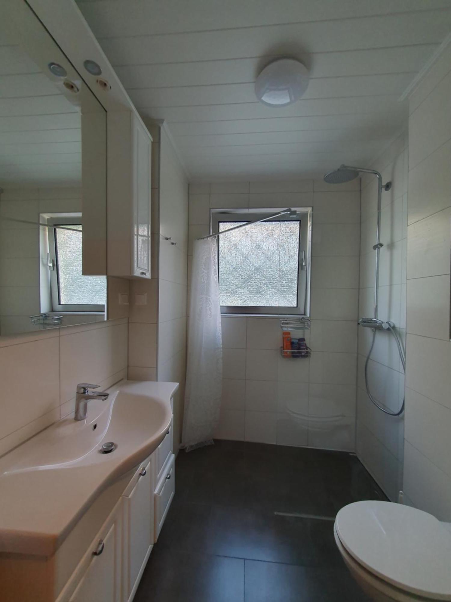 Privatzimmer Im Schlesischen Viertel - Nahe Uniklinik Mayence Extérieur photo